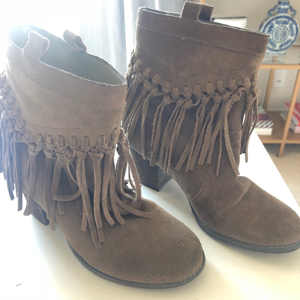 Sbicca suede fringe boots